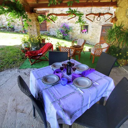 Rustic Farmhouse With Fishing Lake Beautiful View Peace Quiet And Nature بيت للعطل Monte Santa Maria Tiberina