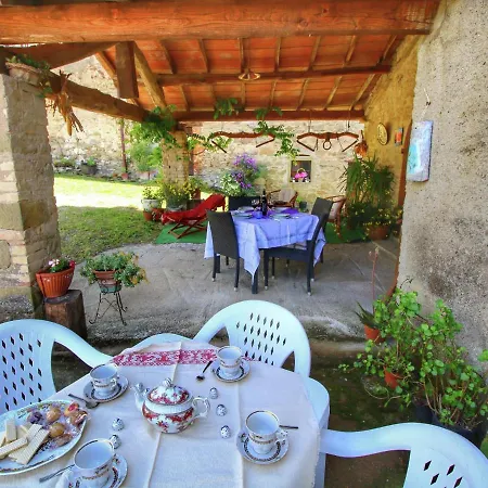 Casa de Férias Rustic Farmhouse With Fishing Lake Beautiful View Peace Quiet And Nature Monte Santa Maria Tiberina